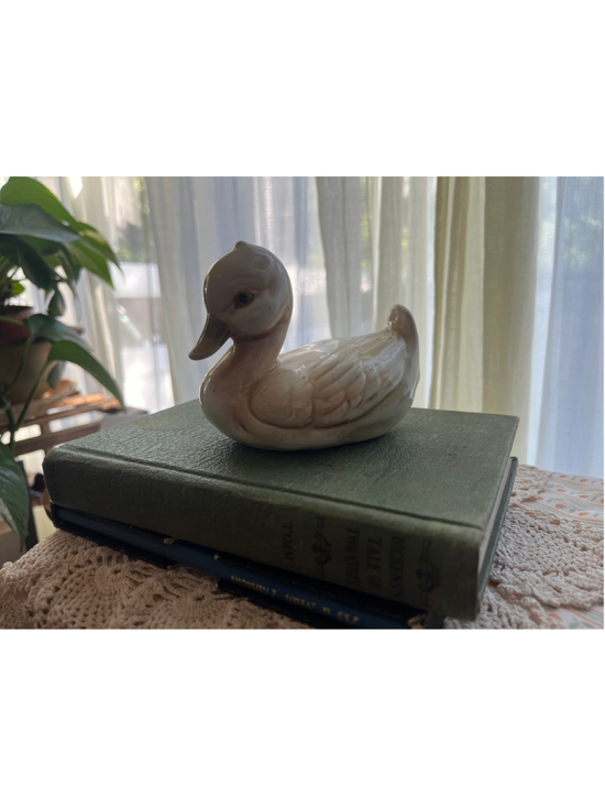 Unbranded Other - Vintage Beige & Gold Ceramic Duck Figurine - 4.5" Textured Sitting Duck